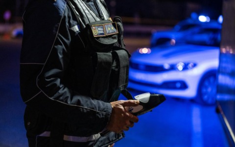 Tre bombe a mano nell’auto, arrestato al tunnel del Bianco
